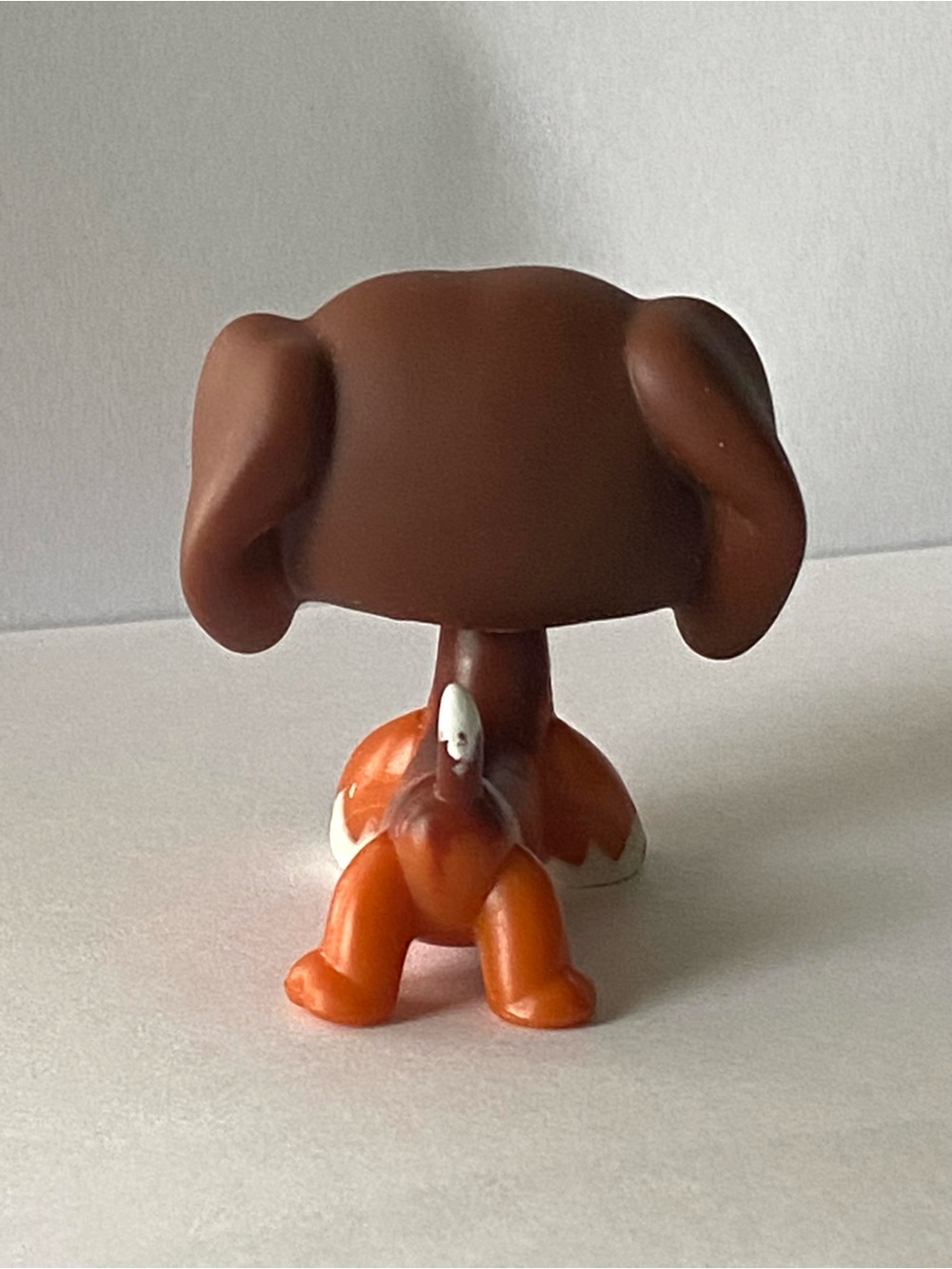 Littlest Pet Shop (LPS) 2006 Brown Dachshund Figurine with Green Eyes - Picture 5 of 14